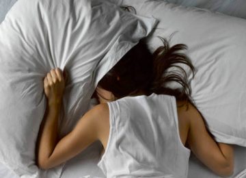 111114074528-insominia-fibromyalgia-woman-sleep-1114-story-top